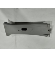 Обшивка центральной стойки правая верхняя