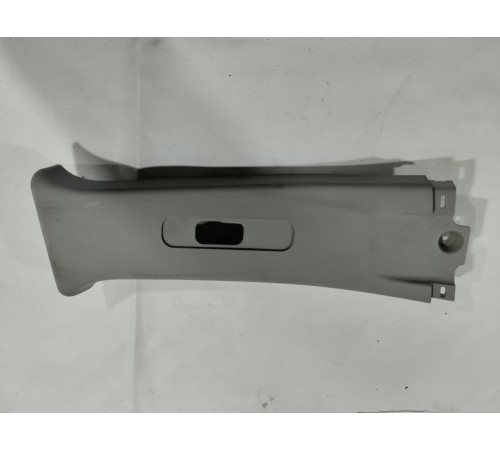 Обшивка центральной стойки правая верхняя