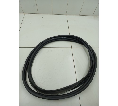 Уплотнитель багажника