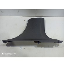 Обшивка центральной стойки(нижняя правая)