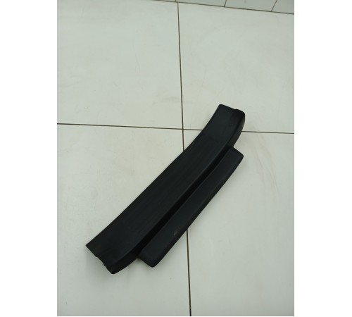 Накладка порога задняя левая