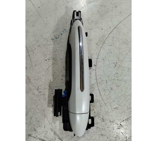 Ручка двери передняя правая внешняя