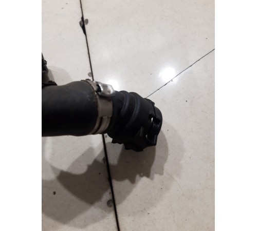 Патрубок системы охлаждения