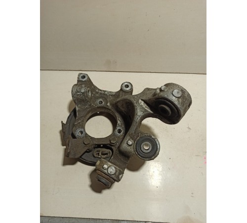 Кулак поворотный задний левый