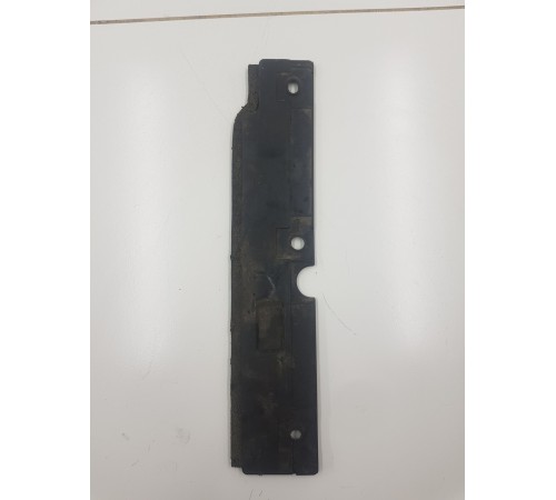 Дефлектор радиатора правый