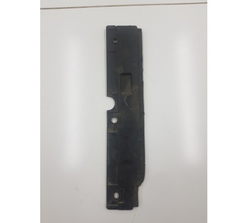 Дефлектор радиатора правый