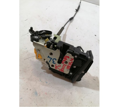 Замок двери задний левый