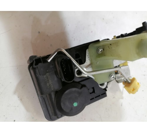 Замок двери задний левый