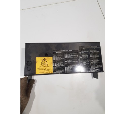 Крышка предохранителей