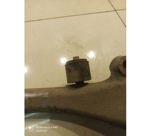 Кулак передний(передний левый)