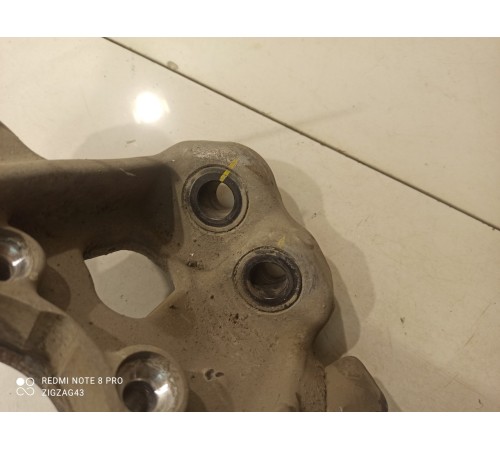 Кулак передний(передний левый)