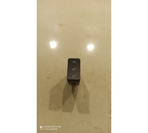 Кнопка обогрева сиденья