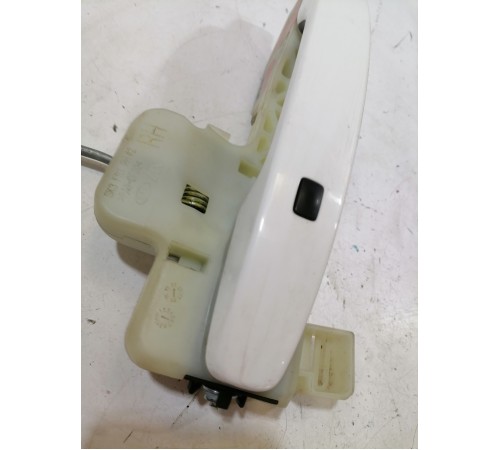 Ручка двери передняя правая с бесключевым доступом