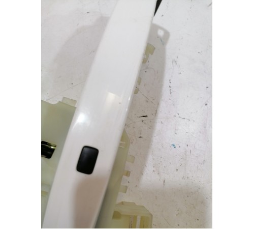 Ручка двери передняя правая с бесключевым доступом