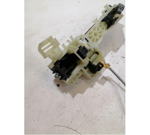 Ручка двери передняя правая с бесключевым доступом