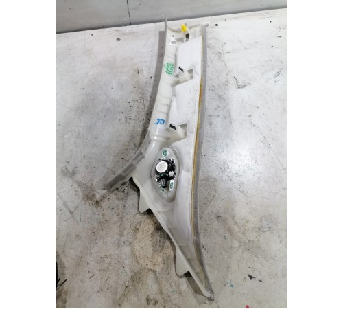 обшивка стойки правая 