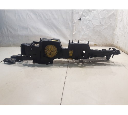 Кронштейн полки багажника левый