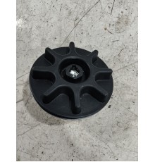 Крепление болт запасного колеса