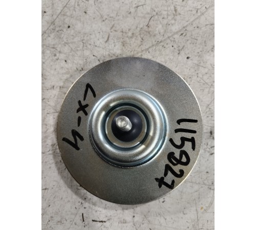 Крепление болт запасного колеса