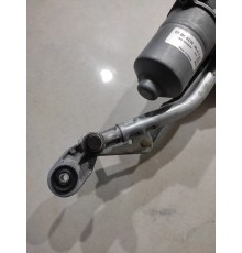 Трапеция стеклоочистителей в сборе с моторчиком Трапеция стеклоочистителей в сборе с моторчиком