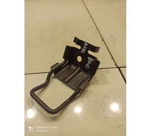 Кронштейн крепления сиденья