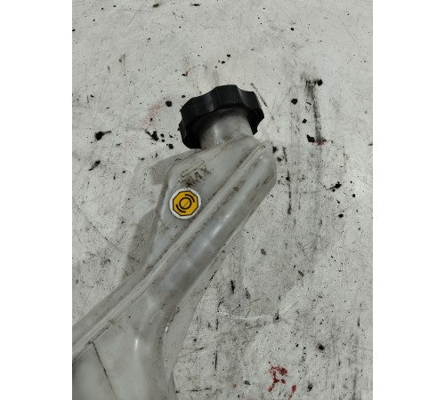 Главный тормозной цилиндр с бачком