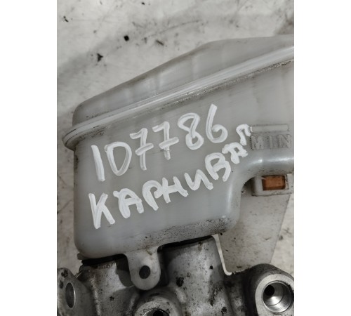 Главный тормозной цилиндр с бачком