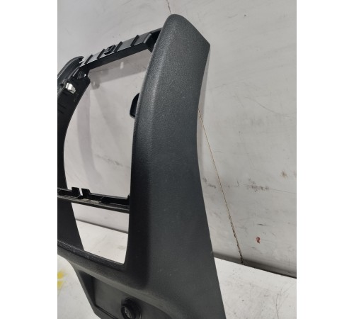 Накладка центральной консоли задняя