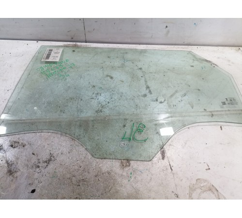 Стекло двери заднее левое