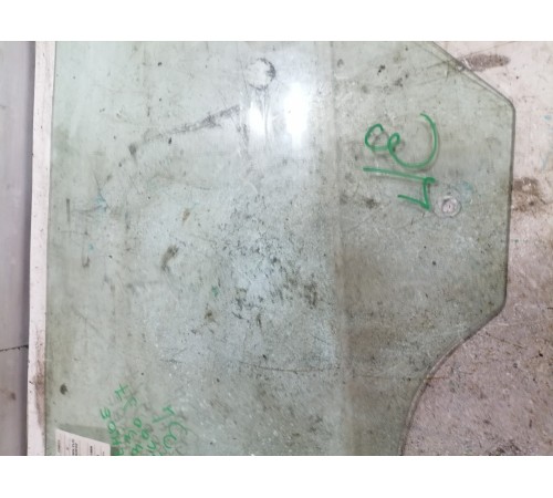 Стекло двери заднее левое