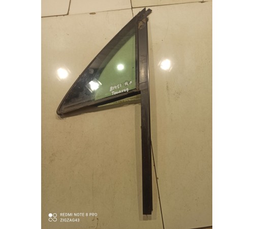 Форточка двери(передняя левая)