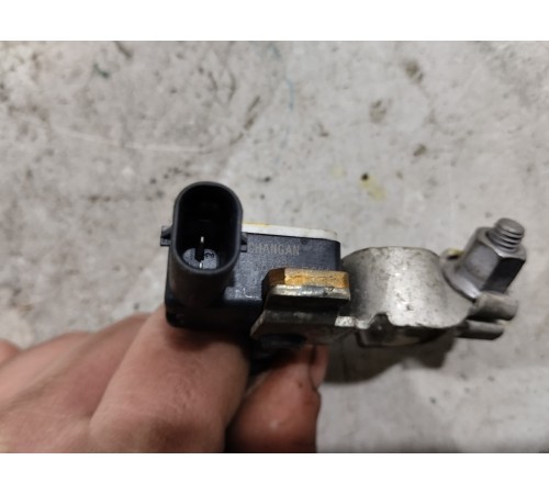 Клемма аккумулятора с датчиком заряда