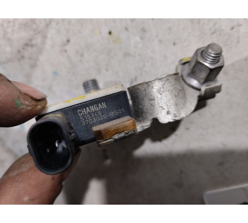 Клемма аккумулятора с датчиком заряда