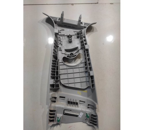 Обшивка центральной стойки(правая верхняя)