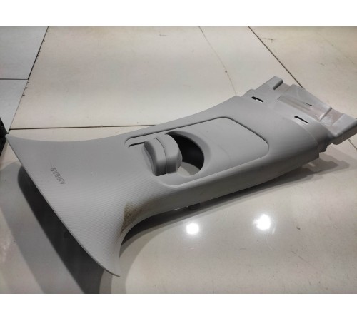 Обшивка центральной стойки(правая верхняя)