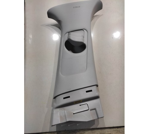 Обшивка центральной стойки(правая верхняя)