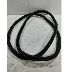 Уплотнитель двери задний левый