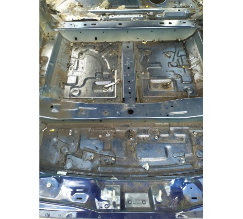 Ниша багажника(запасного колеса)