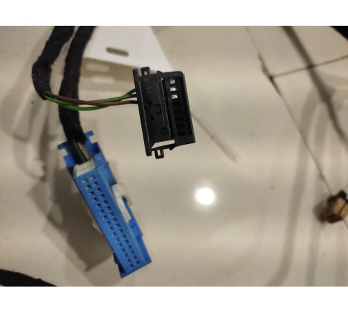 Электропроводка обшивки двери (передняя, правая)