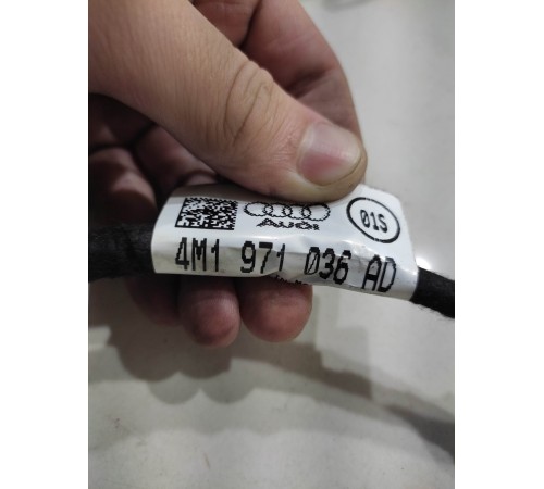 Электропроводка обшивки двери (передняя, правая)