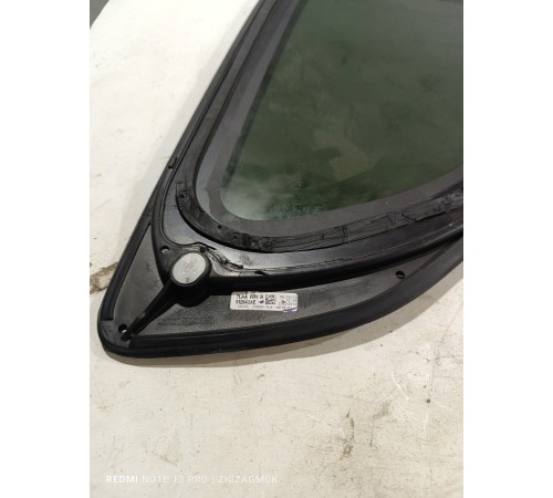 Глухое стекло(заднее правое)