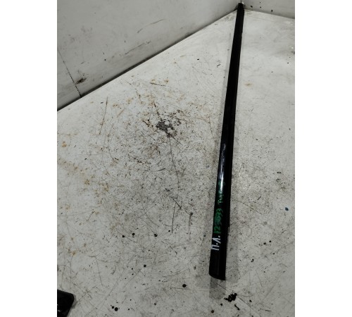 Уплотнитель стекла передний левый внешний