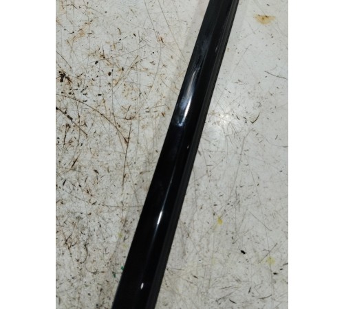 Уплотнитель стекла передний левый внешний