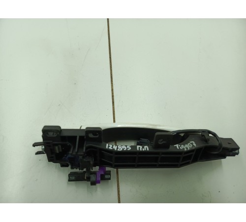 Ручка двери передняя правая внешняя