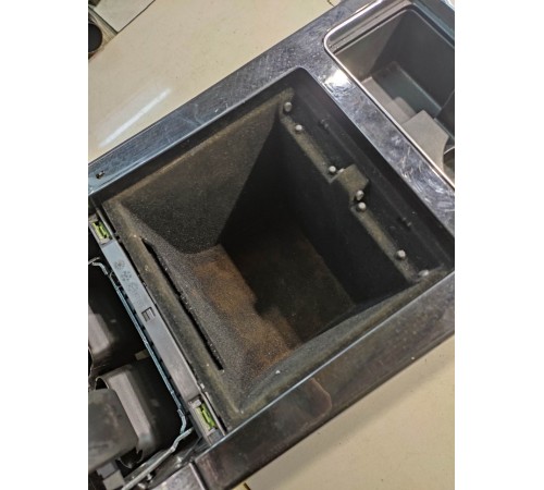 Центральная консоль в сборе