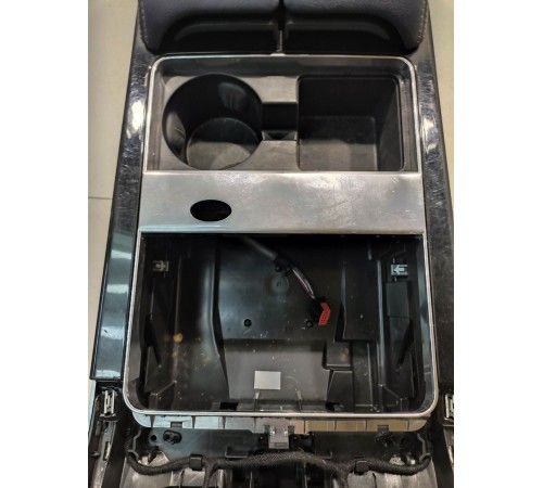 Центральная консоль в сборе