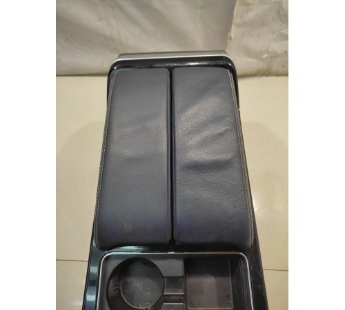 Центральная консоль в сборе