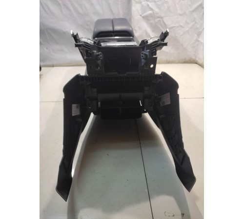 Центральная консоль в сборе