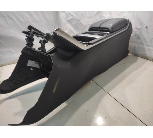 Центральная консоль в сборе