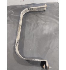 Крепление топливного бака